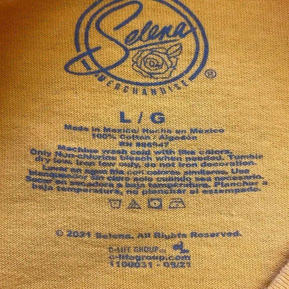 Selena Yellow Retro Tshirt Size Large Preowned - Picture 4 of 5